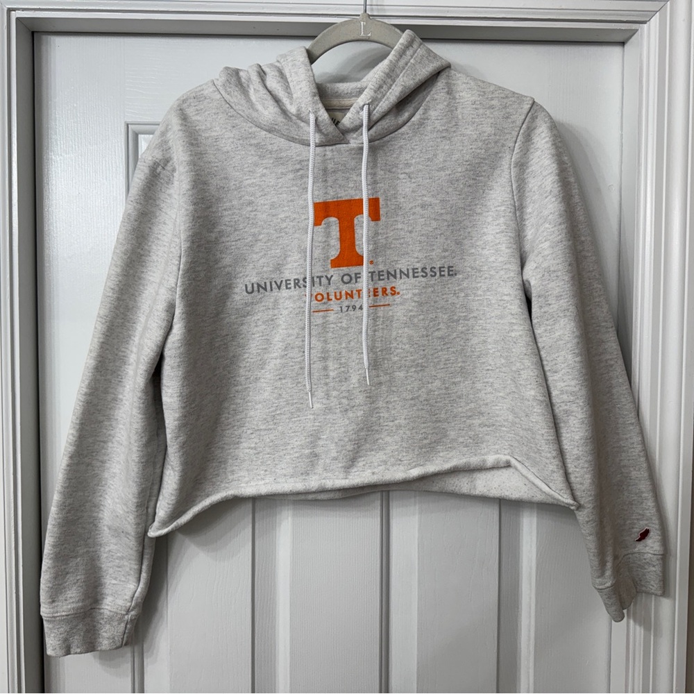 *SOLD* Women’s League Collegiate University of Tennessee Cropped Pullover Hoodie